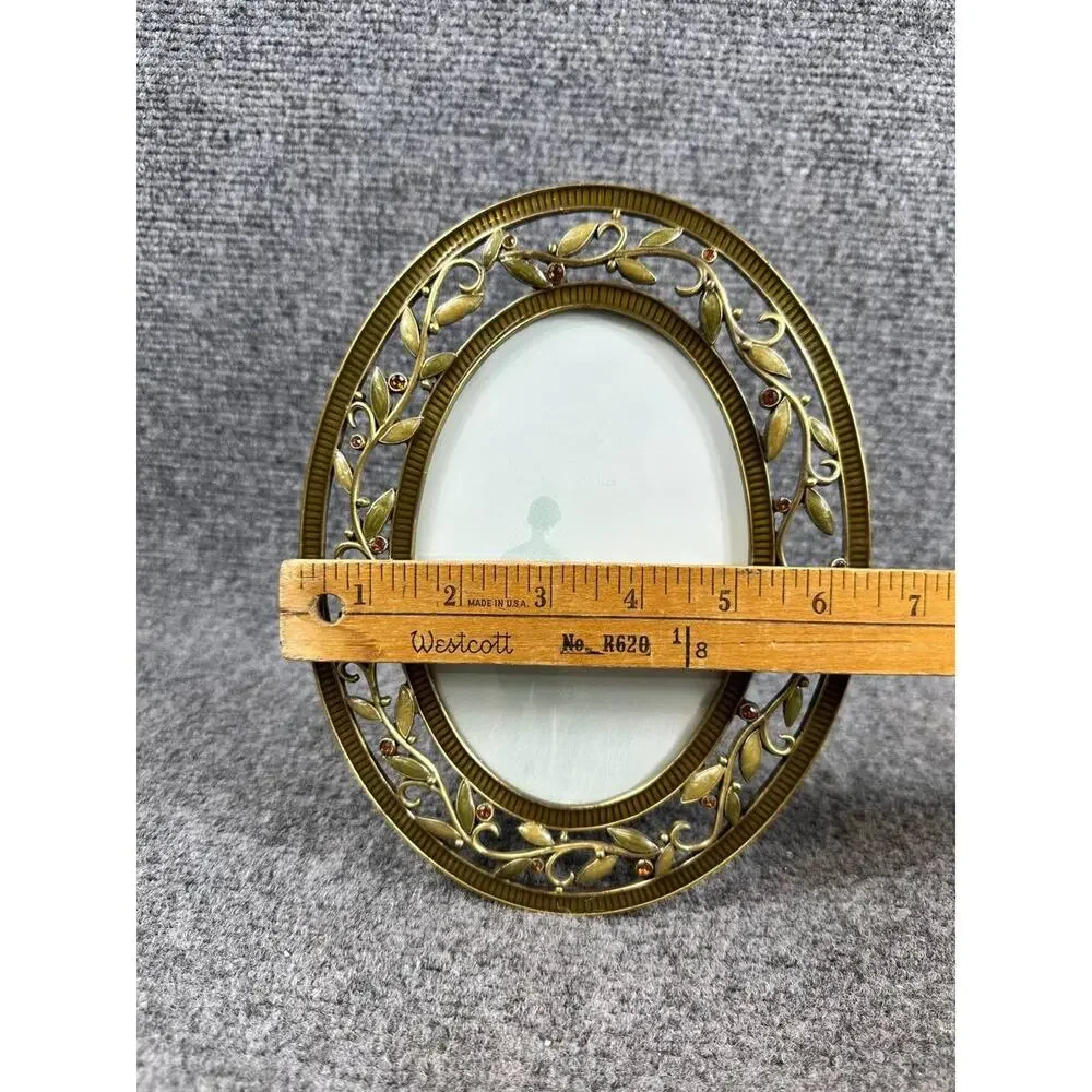Oval Decorative Photo Frame Metal Leaf Design Tabletop Frame FSA